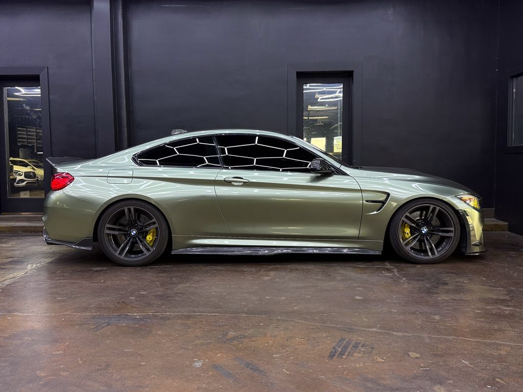 Used 2018 BMW M4 Coupe RWD image 10