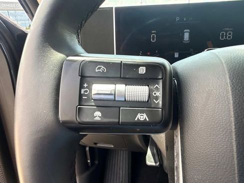 Used 2025 Hyundai Santa Fe SEL FWD image 29
