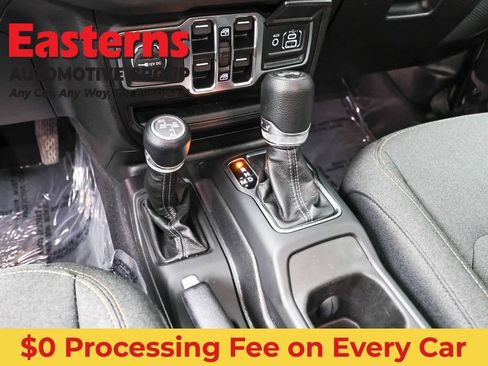 Used 2025 Jeep Wrangler Unlimited Sahara AWD/4WD image 13
