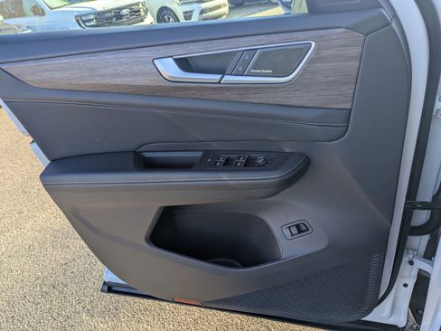 Used 2024 Volkswagen Atlas SEL Premium R-Line image 12