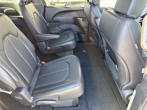 New 2025 Chrysler Voyager LX image 17