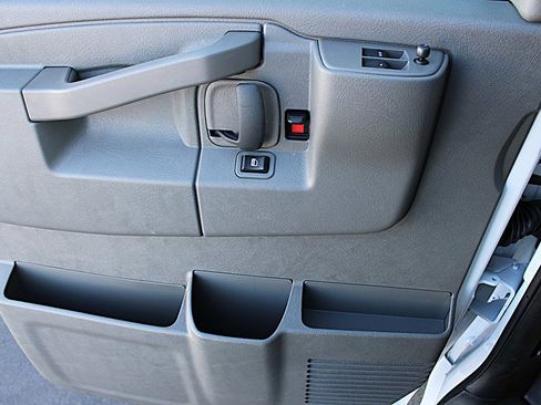 Used 2025 Chevrolet Express 2500 Extended w/ Communications Package image 28