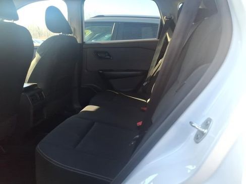 Used 2023 Nissan Rogue S AWD/4WD image 9