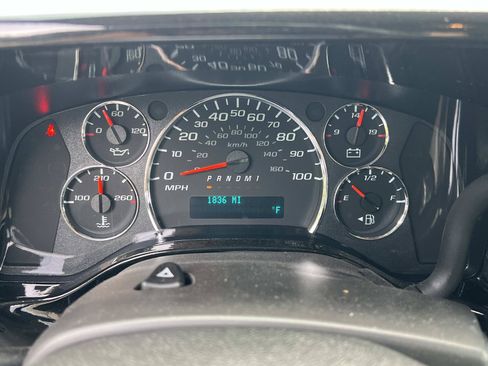 Used 2024 GMC Savana 2500 RWD image 28