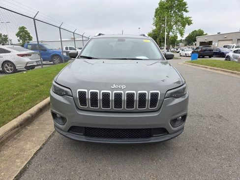 Used 2020 Jeep Cherokee Latitude Plus FWD image 2