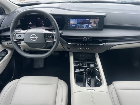 Certified 2025 Nissan Murano SV image 4