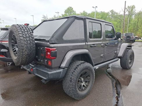 Used 2019 Jeep Wrangler Unlimited Sahara w/ Safety Group AWD/4WD image 5
