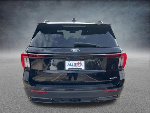Used 2025 Ford Explorer ST-Line w/ ST-Line Street Pack AWD/4WD image 10