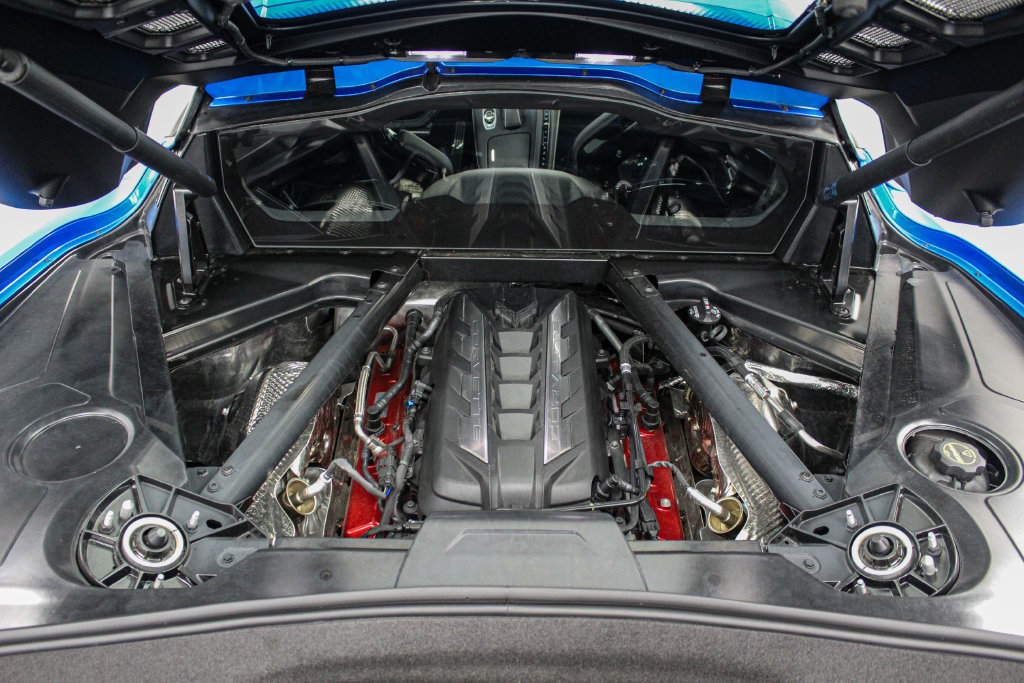 Used 2025 Chevrolet Corvette Stingray Preferred Cpe w/ Stealth Interior Trim Package RWD image 13