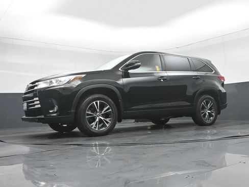 Used 2019 Toyota Highlander Plus AWD/4WD image 62