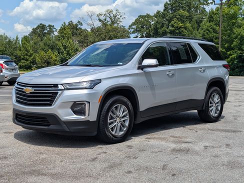 Used 2022 Chevrolet Traverse LT FWD image 5