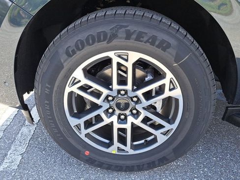 New 2025 Ford Expedition Active image 6