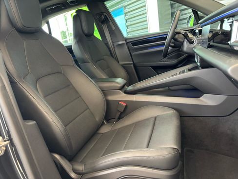 Used 2025 Porsche Macan Electric RWD image 23