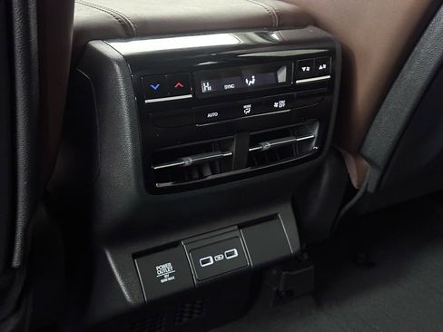 Used 2023 Acura MDX SH-AWD w/ Technology Package image 22