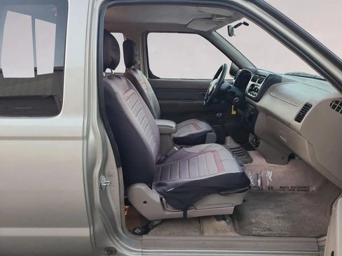 Used 2001 Nissan Frontier XE RWD image 10