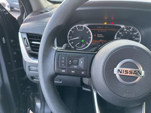 Used 2021 Nissan Rogue SV image 12