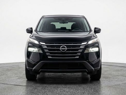 Used 2025 Nissan Rogue SV FWD image 2
