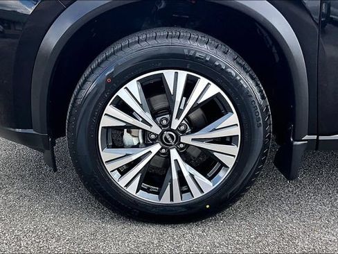 Certified 2023 Nissan Rogue SV FWD image 29