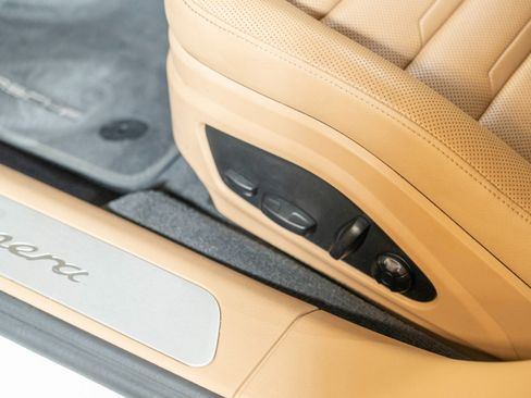 Certified 2023 Porsche Panamera image 13