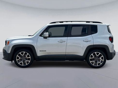 Used 2017 Jeep Renegade Latitude FWD image 7