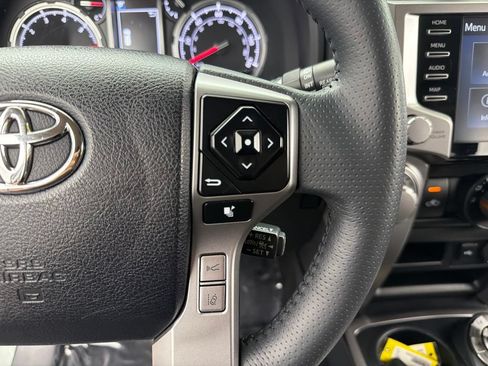 Used 2022 Toyota 4Runner TRD Sport AWD/4WD image 13