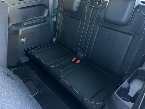 Used 2023 Volkswagen Tiguan SE R-Line image 15