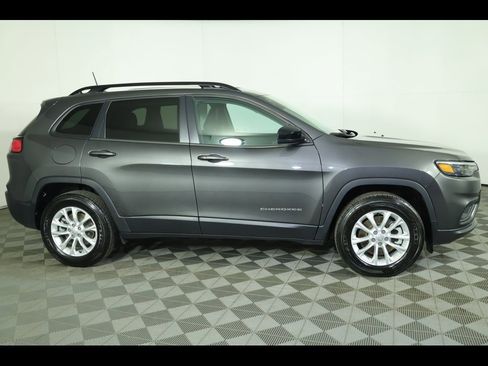 Used 2022 Jeep Cherokee Latitude Lux image 12