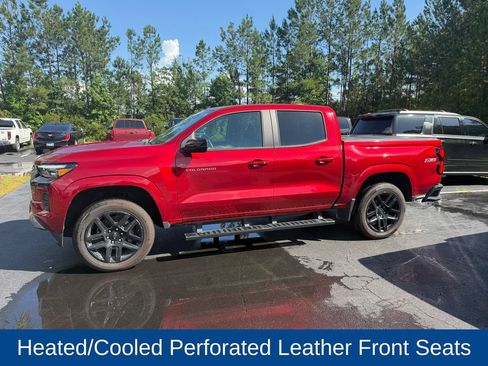 Used 2025 Chevrolet Colorado Z71 w/ Z71 Convenience Package 2 AWD/4WD image 2