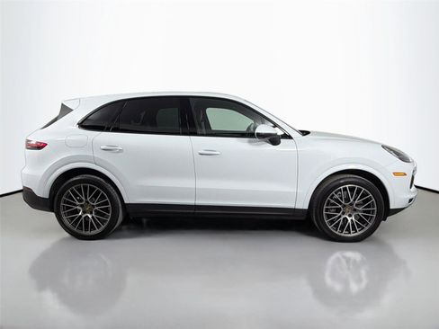 Certified 2023 Porsche Cayenne Platinum Edition AWD/4WD image 8
