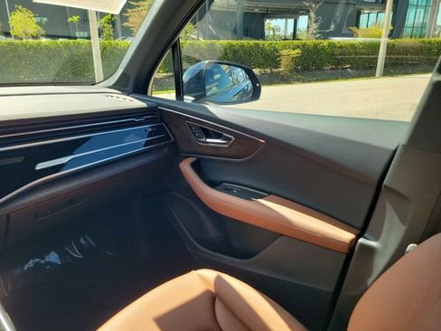 Certified 2025 Audi Q7 2.0T Premium Plus w/ Premium Plus Package image 14