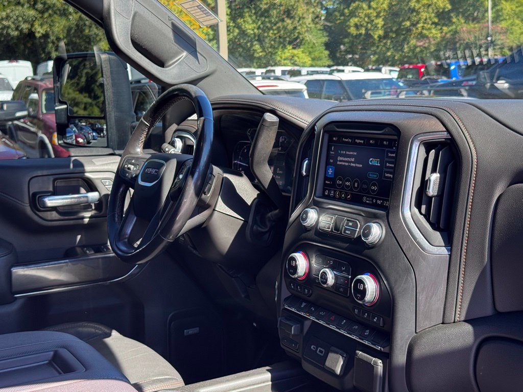 Used 2022 GMC Sierra 2500 AT4 w/ AT4 Preferred Package AWD/4WD image 6
