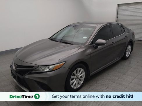 Used 2018 Toyota Camry XSE FWD image 1