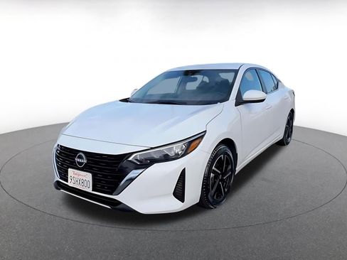 Used 2025 Nissan Sentra SV image 7