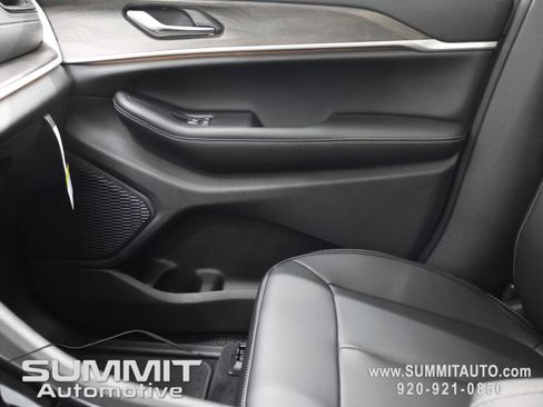 New 2026 Jeep Grand Cherokee L Limited AWD/4WD image 16