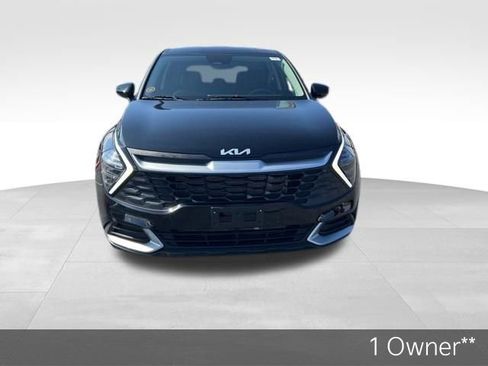Certified 2025 Kia Sportage LX image 3