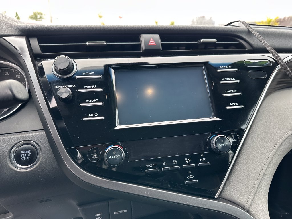 Used 2018 Toyota Camry XLE FWD image 22