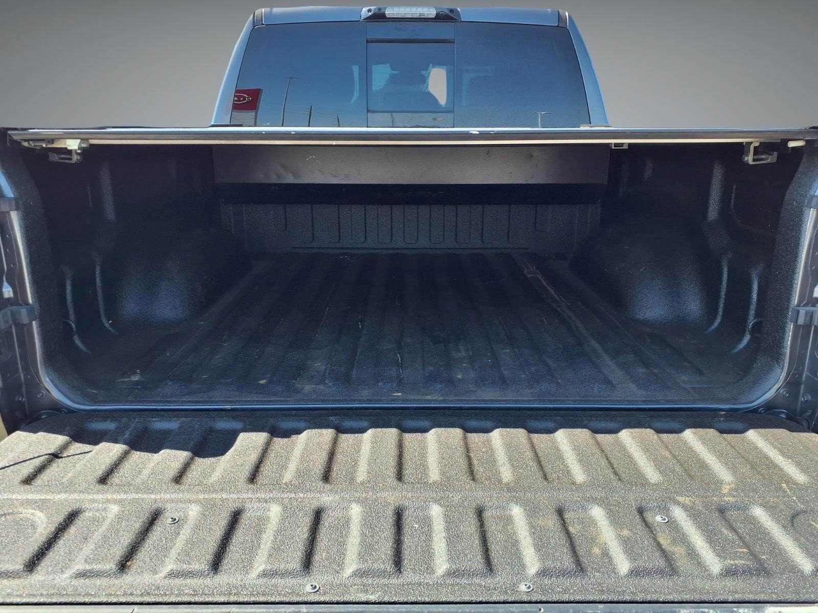 Used 2020 RAM 1500 Laramie w/ Sport Appearance Package AWD/4WD image 10