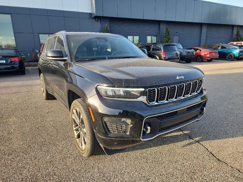 Used 2023 Jeep Grand Cherokee Overland w/ Adv Protech Group III image 9