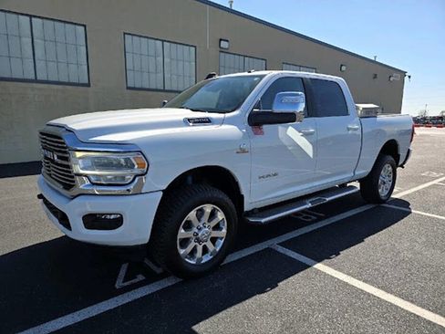 Used 2023 RAM 2500 Laramie AWD/4WD image 1