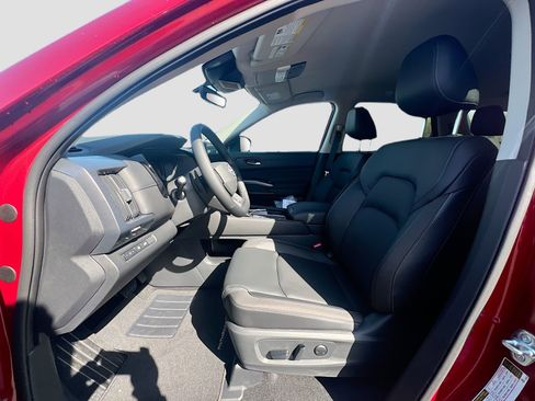 New 2026 Nissan Pathfinder SL image 21