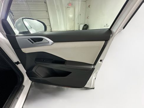 Used 2025 Volkswagen Taos SE image 30