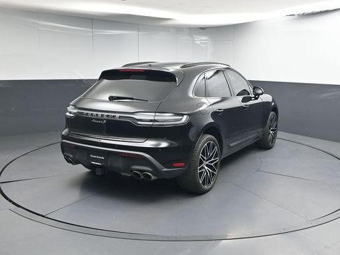 Certified 2024 Porsche Macan S AWD/4WD image 25