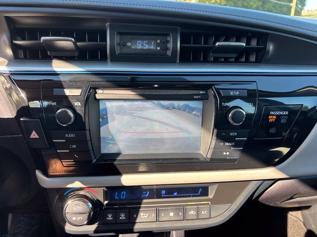 Used 2016 Toyota Corolla LE FWD image 13