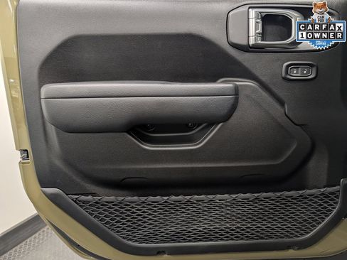 Used 2025 Jeep Wrangler Sport AWD/4WD image 8