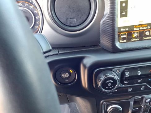 Used 2023 Jeep Wrangler Unlimited Sport AWD/4WD image 27