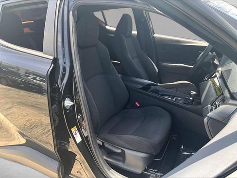 Used 2019 Toyota C-HR LE FWD image 9