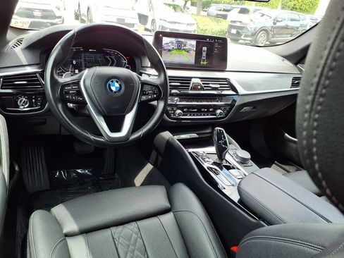 Used 2023 BMW 530e w/ Convenience Package RWD image 11