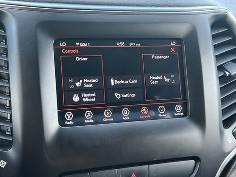 Used 2019 Jeep Cherokee Latitude Plus w/ Comfort/Convenience Group AWD/4WD image 27