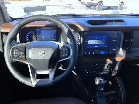 Used 2024 Ford Bronco Outer Banks image 23