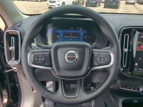 Used 2023 Volvo XC40 B5 Plus w/ Protection Package Premier AWD/4WD image 21